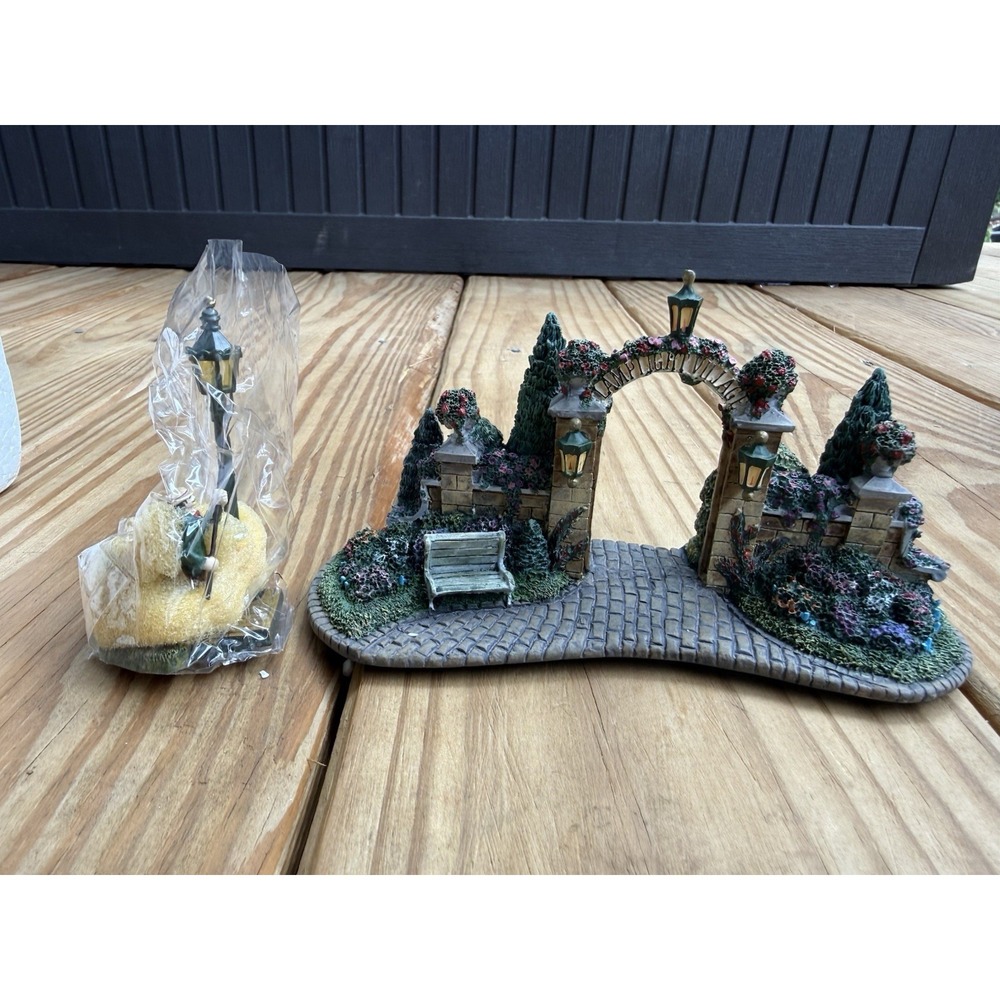 Vintage Hawthorne Village Thomas Kinkade Lamplight Village Sign 91213